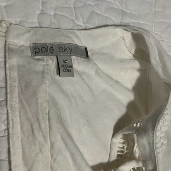 Sleeveless Cream Top - Picture 2 of 3